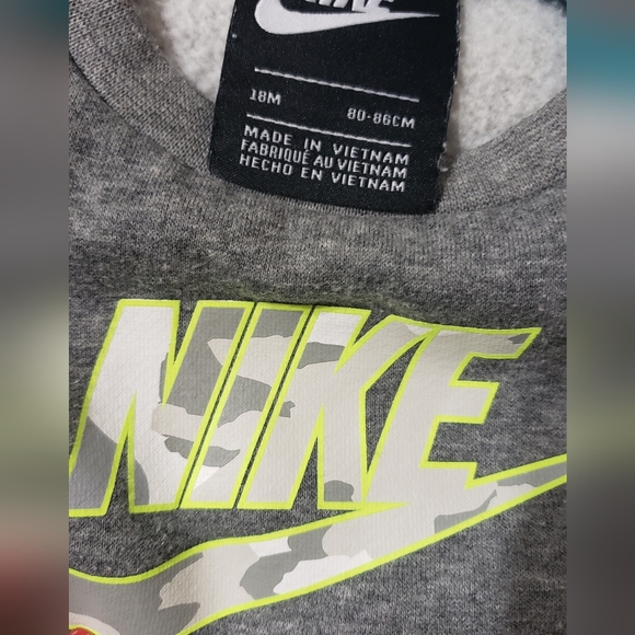Nike Jogging Suit - Picture 2 of 2